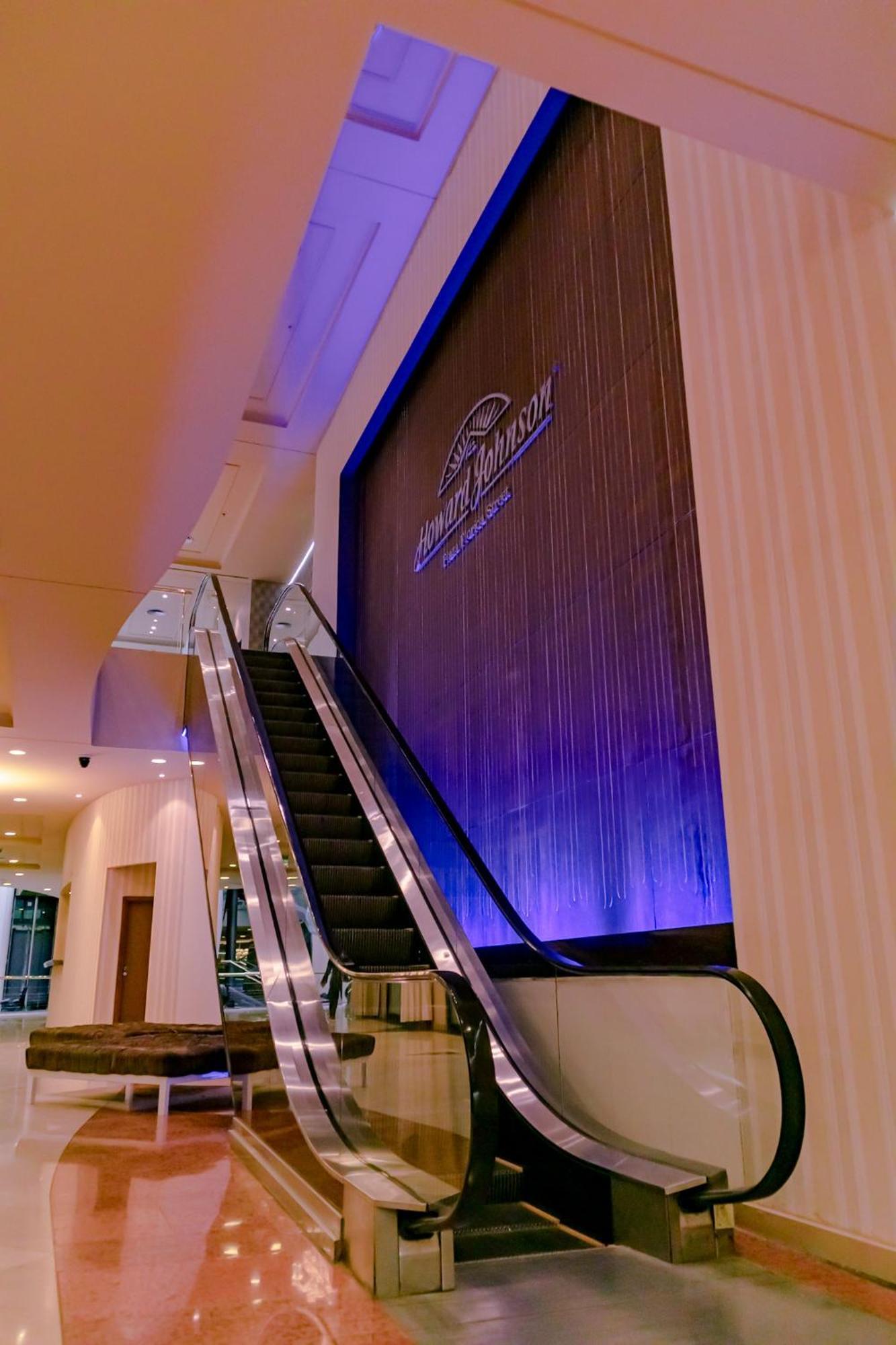 Howard Johnson Plaza By Wyndham Buenos Aires Florida Street Exterior foto